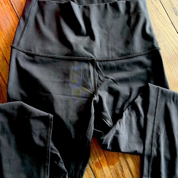 Lululemon wunder unders 🍋 - Picture 1 of 3